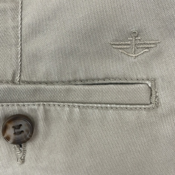 Dockers Mens Khaki Pants Size 33 x 32 Slim Tapered Classic Trousers Office Work - Picture 7 of 16